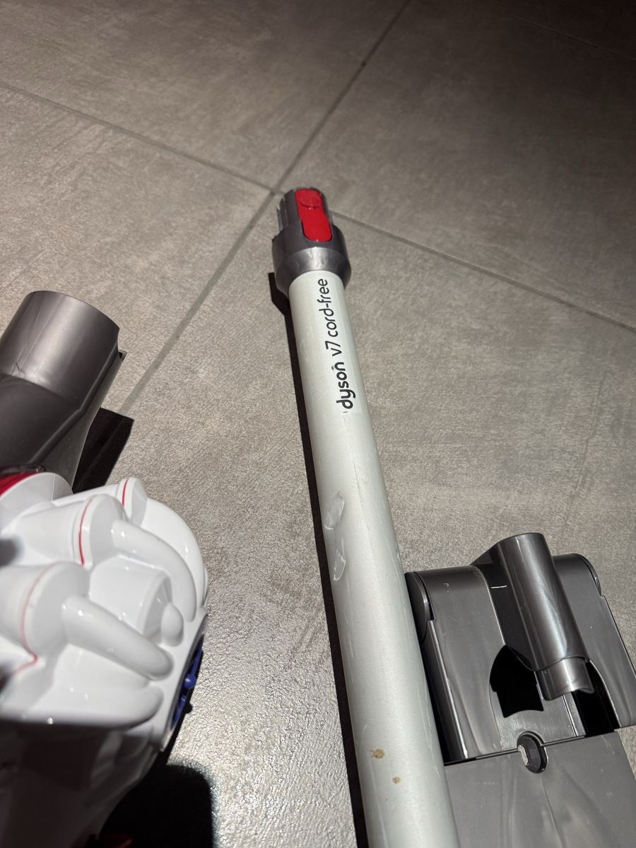 Dyson Aspirateurs & Accessoires: Dyson v7 – D'occasion à Claro par KarinS84 3