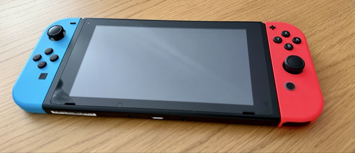 Nintendo Console: Nintendo Switch - inkl 2 Controller - Version 2021 - Top – Usato da Weisslingen venduto da quarktasche 3