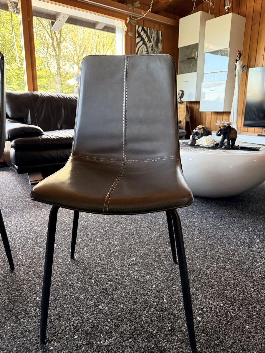 Stühle: Esszimmerstühle / Lederoptik – Gebraucht aus Kriessern von aga_2zht