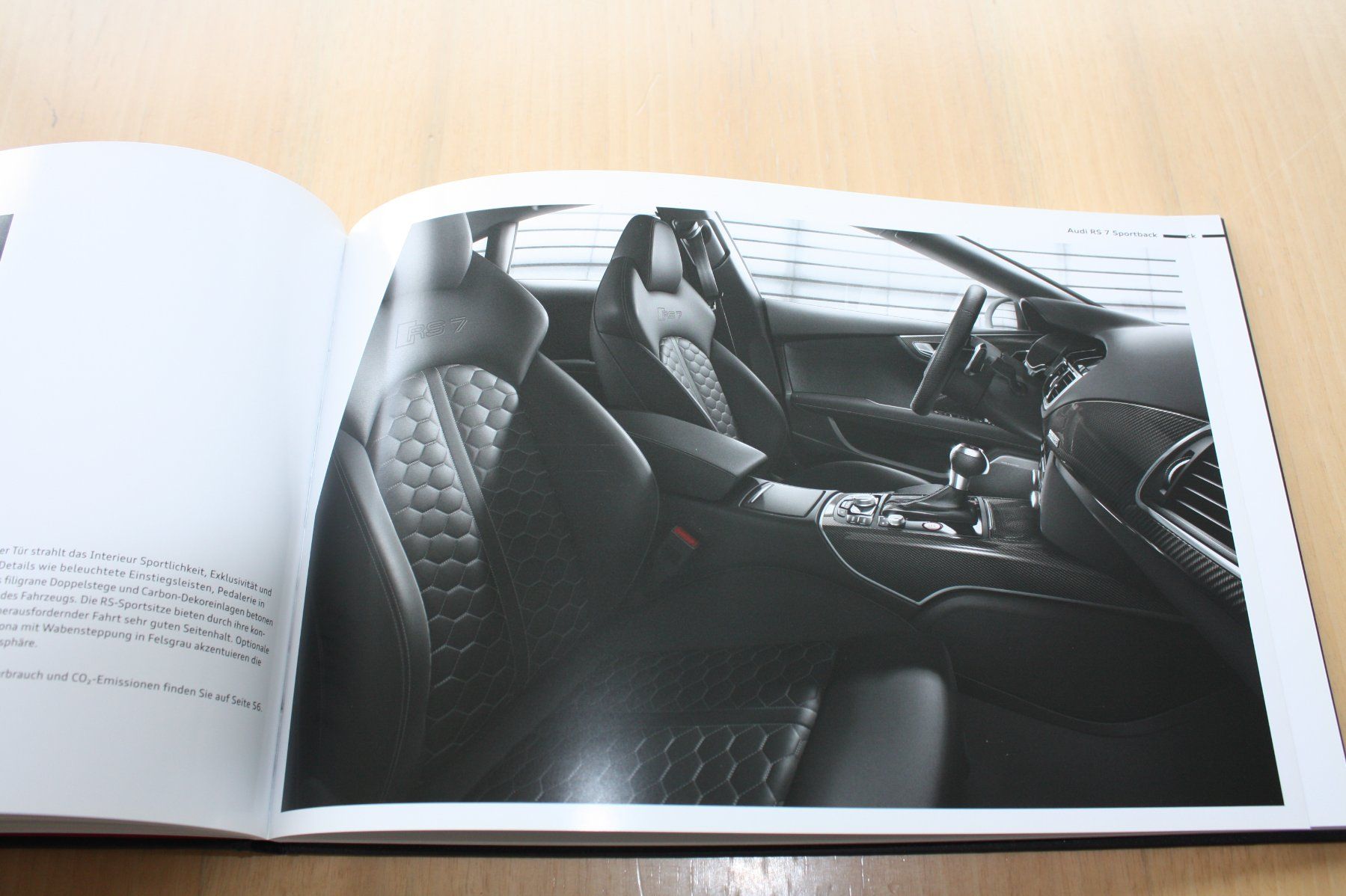 Audi Dokumente: Audi RS7 Hardcover Prestige Prospekt 4/2016 – Gebraucht aus Wikon von erwin400 5
