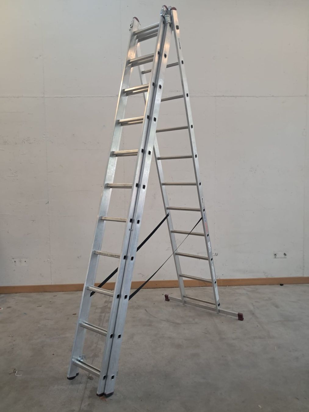 Echelles: 3-teilige Leiter Aluminium Multifunktionsleiter, Bockleiter – D'occasion à Zürich par Lia107 4