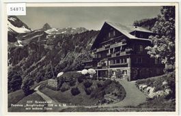 Braunwald - Pension Bergfrieden mit hohem Turm