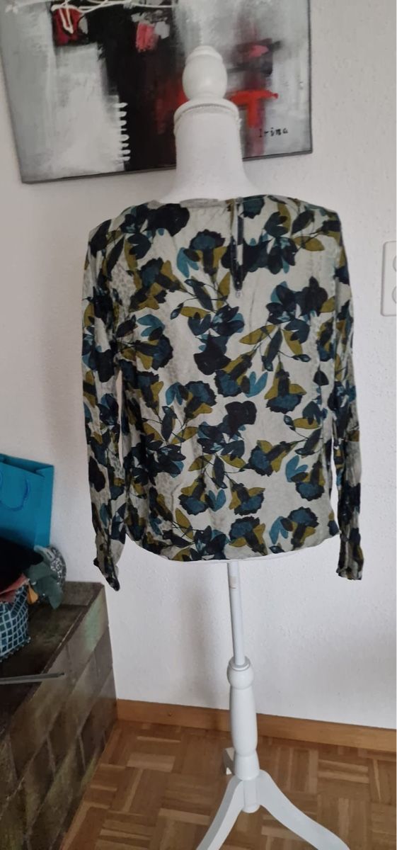 Nile Camicette: Nile Bluse mit Blumenmuster, Grösse S – Usato da St. Gallen venduto da mania03 4