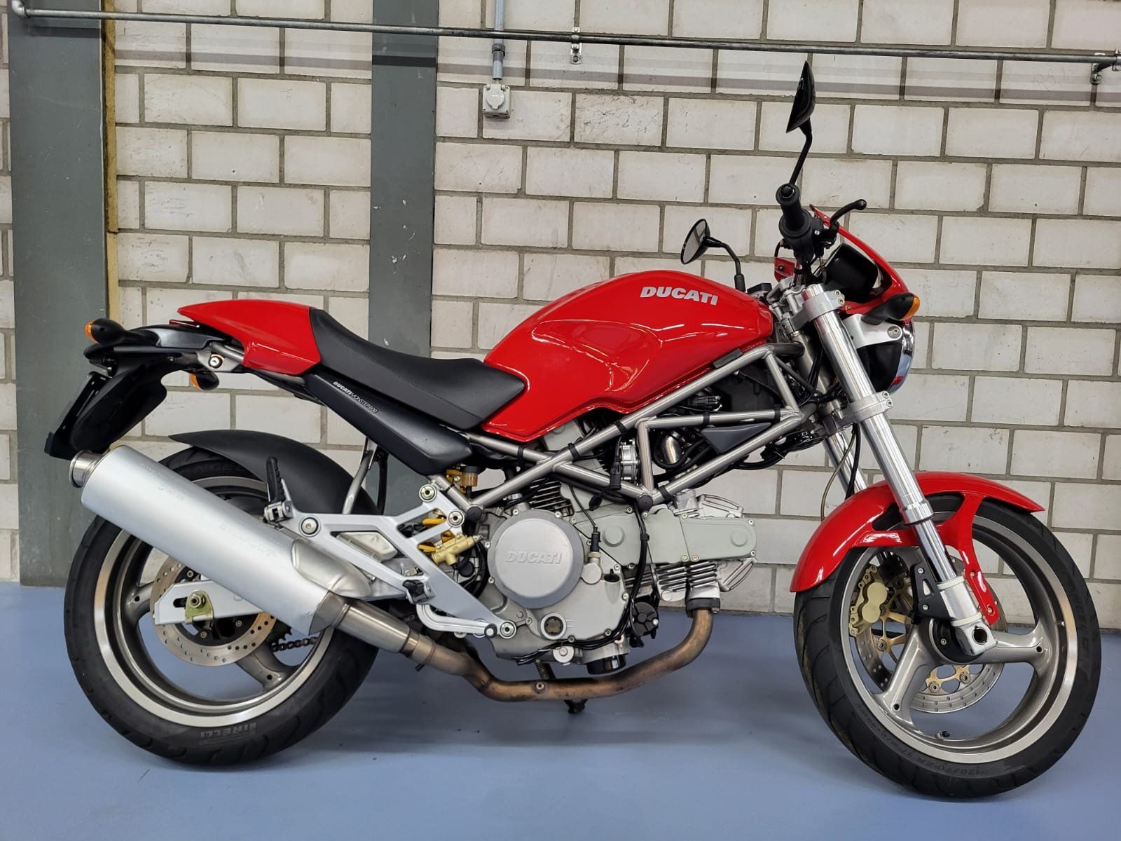 Ducati Strasse: DUCATI Monster 600 – Gebraucht aus Alpnach Dorf von Motorrad-Girl