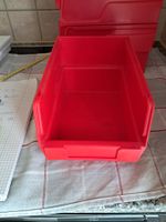 Praktische, rote Stapelboxen Silafix