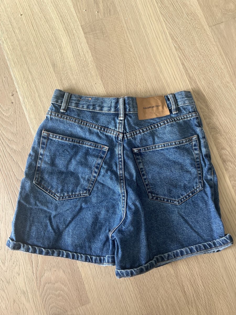 Pull&Bear Jeans: Hotpants Shorts, Pull & Bear Gr. 36 – Usato da Stein am Rhein venduto da Selomelo. 1