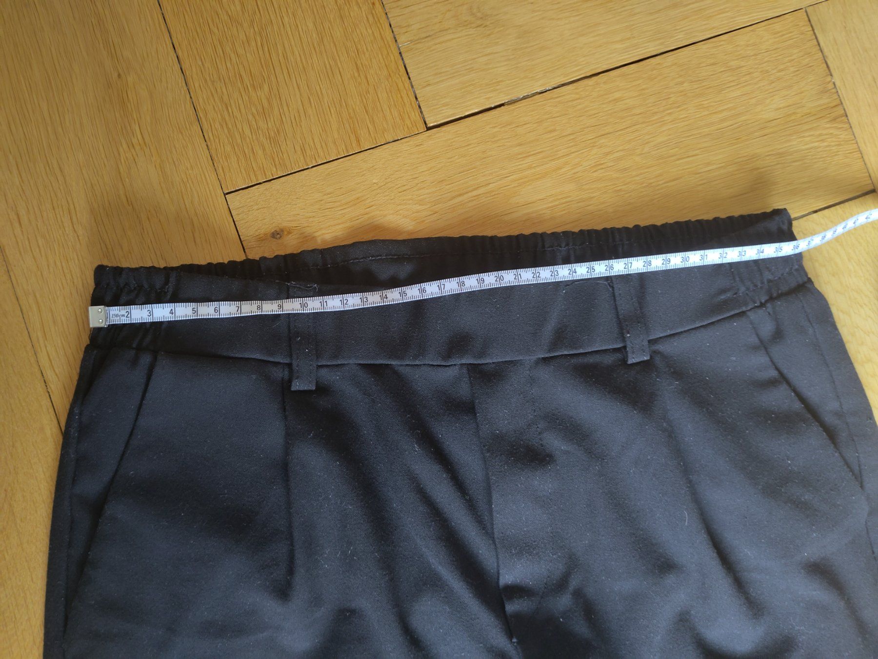 Bershka Pantaloni: Hose – Usato da Bern venduto da Linii 1
