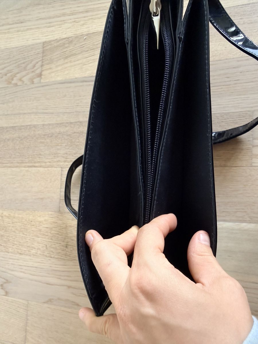 Sacs femmes: Schultertasche schwarz   – D'occasion à Rorschacherberg par pol_2pw7 3