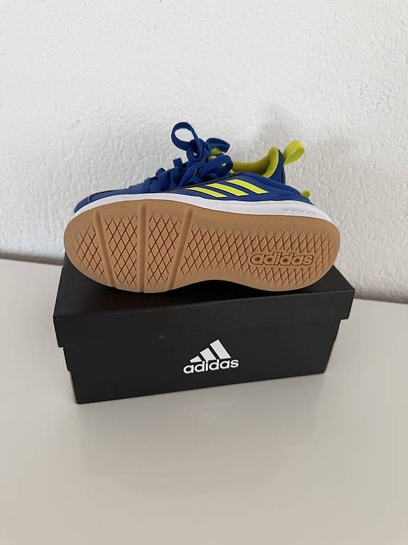 Scarpe per ragazzi: Adidas Schuhe, Gr 30 – Usato da Gossau SG venduto da cuk_fyc6 2