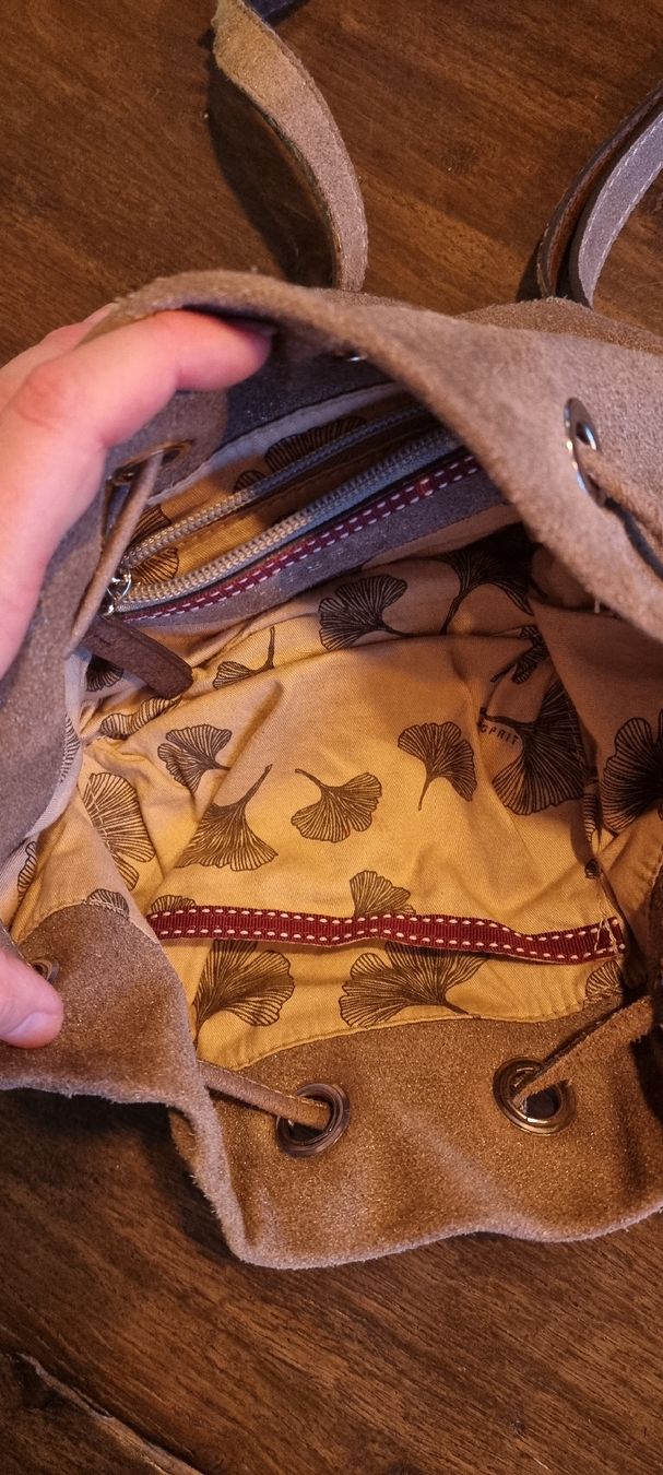 Esprit Borse da donna: Esprit Handtasche, Beutelform, Leder – Usato da Rombach venduto da SYW 2