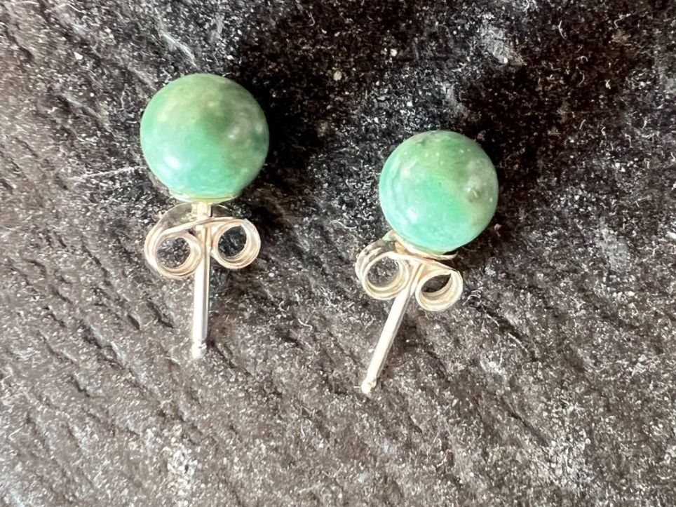 Ohrringe & -stecker: Ohrstecker Jade, 9mm, 925 Silber – Neu (gemäss Beschreibung) aus Worb von farben20zauber 1