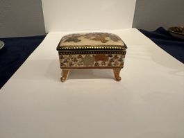 Asiatische Schmuckschatulle mit Füssen, Vintage Stil