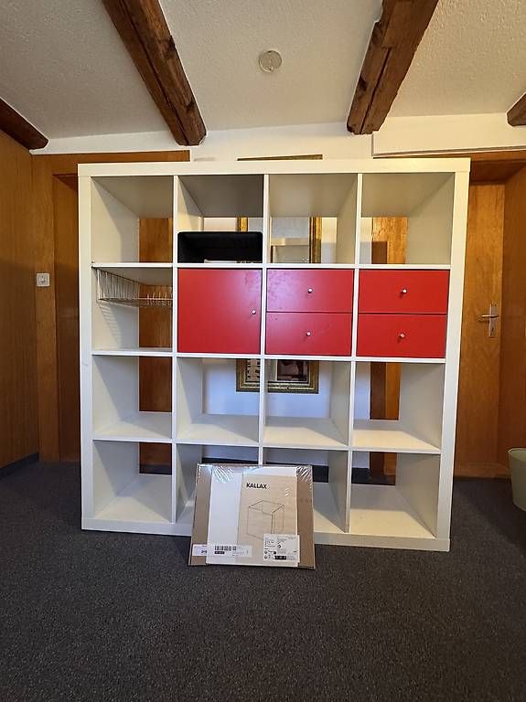 Ikea Scaffali: Expedit Ikea Regal mit verschiedenen Einsätzen – Usato da Müllheim Dorf venduto da ChrischiN