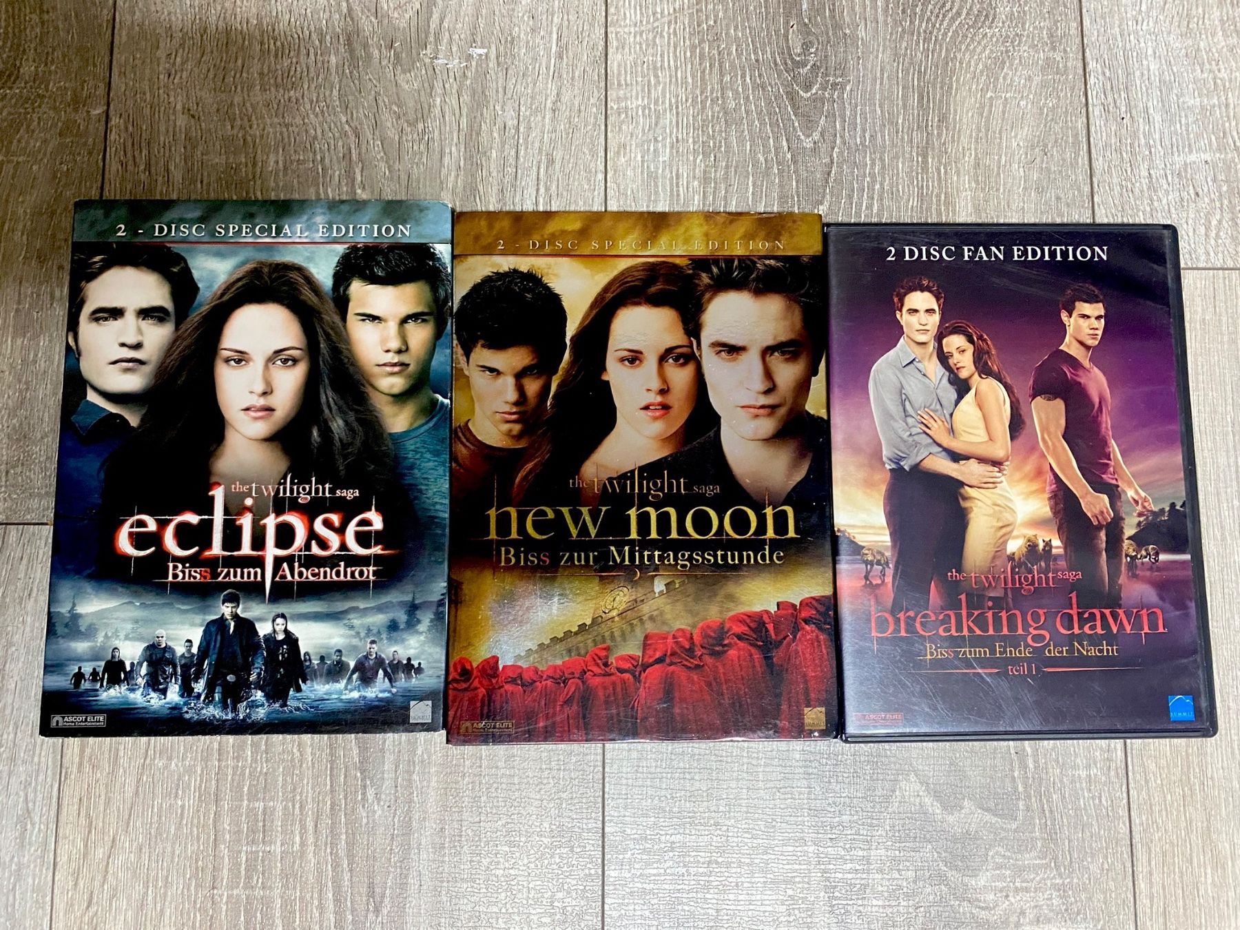 Tous les DVDs: Twilight New Moon + Eclipse + Breaking Dawn 6x – D'occasion à Muri b. Bern par AdidasCollector