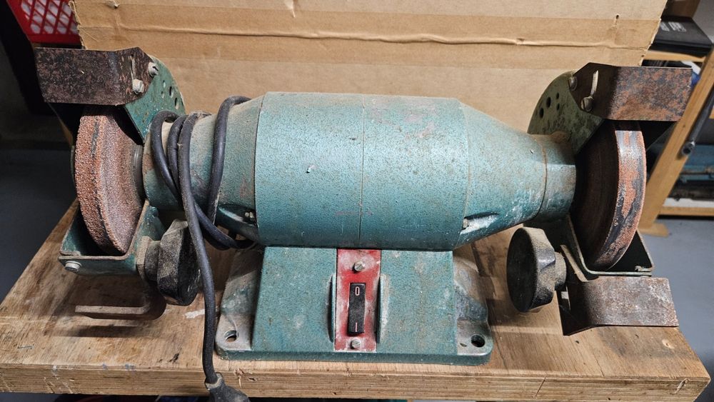 Smerigliatrici & Lucidatrici: VEM ES 160/150 Tischschleifmaschine – Usato da Arch venduto da rob_b9yt