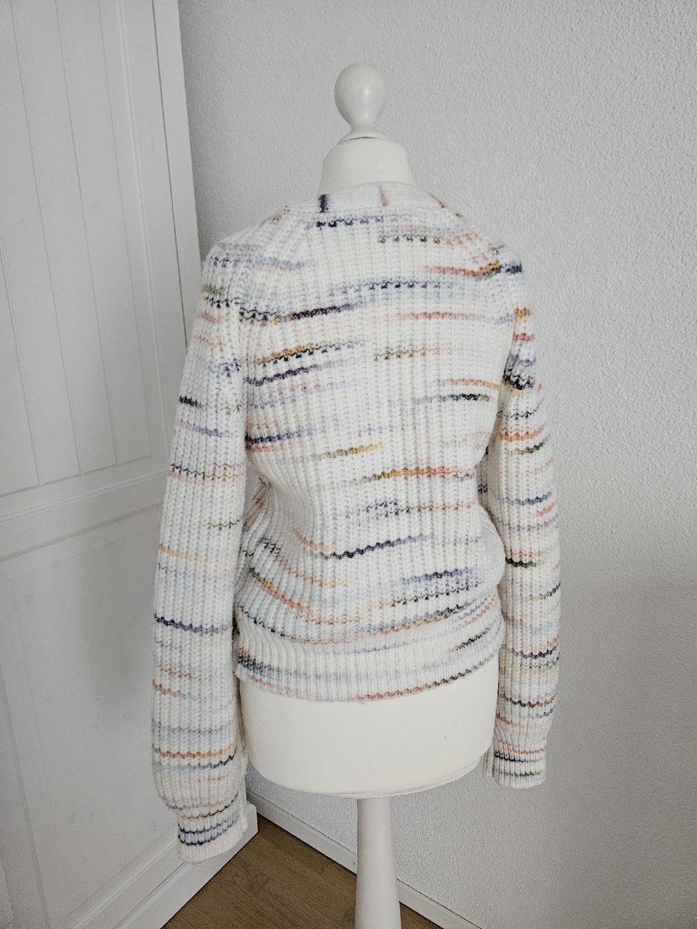 Pullover & Sweatshirts: Strickjacke Grösse S – Gebraucht aus Bülach von Recherchieren 1