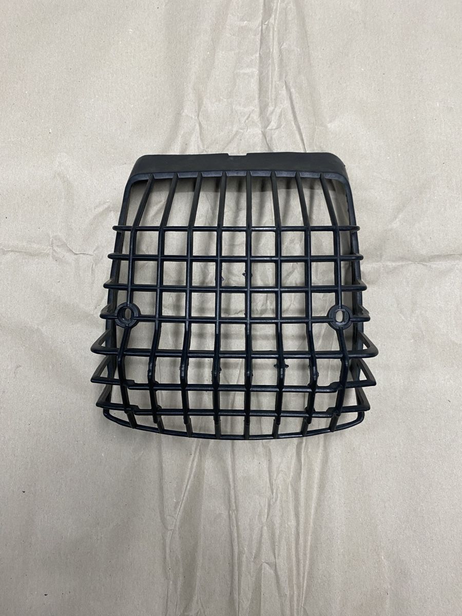Vespa Tutti pezzi di ricambio per scooter: Grille feu arrière Vespa PX – Usato da Romanel-s-Lausanne venduto da rico_mat