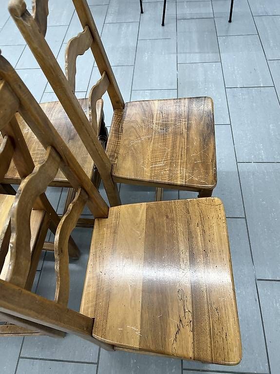 Stühle: Antike Holzstühle – Gebraucht aus Biel/Bienne von Sec-hand-Biel 1