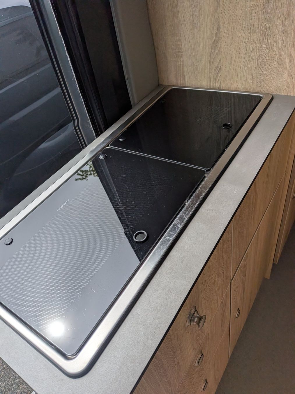 Dometic Cucine: Dometic Einbaukombi Spüle &Herd – Usato da Saland venduto da HolZKoPP 1