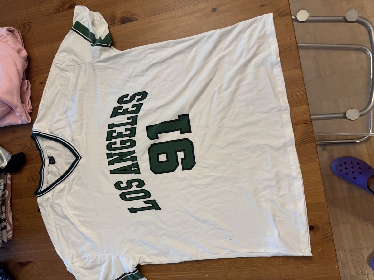 T-shirt: Shirt – Usato da Küssnacht am Rigi venduto da ciucchino