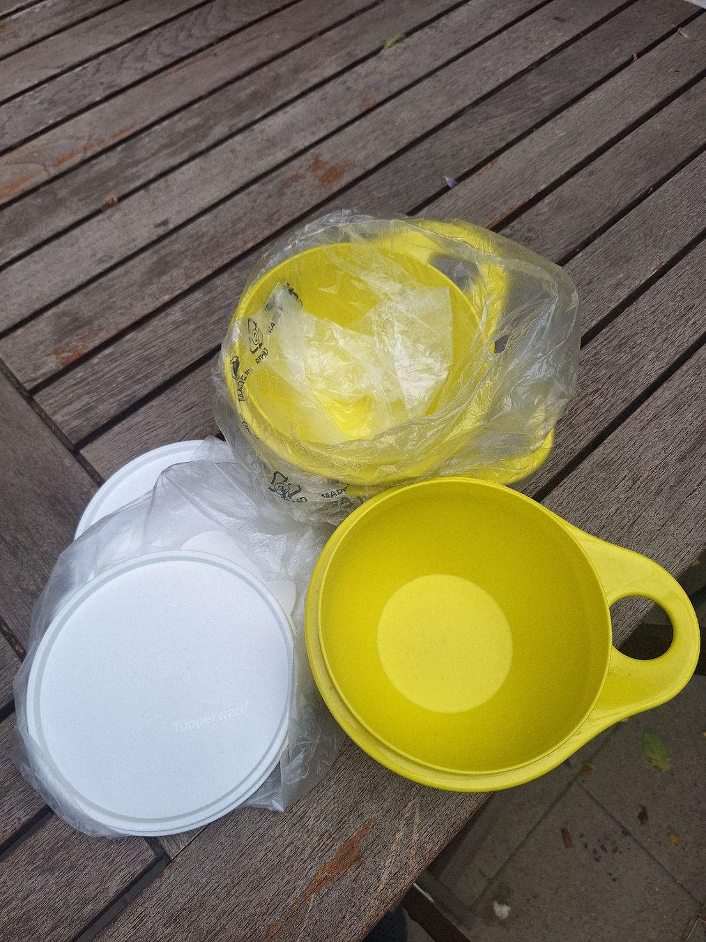 Tupperware Contenitori & Simili: Tupperware Gefäss 600ml mit Deckel - 3 Stk. – Nuovo (secondo la descrizione) da Aarau venduto da Chillkrot 1