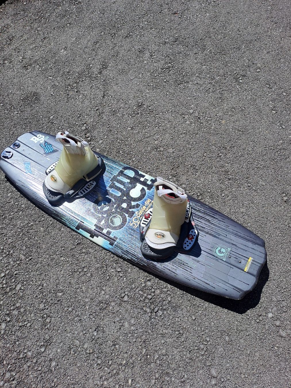 Tavole da surf e di nuoto: Altes Wakeboard für Kinder – Difettoso da Meinisberg venduto da estahawai