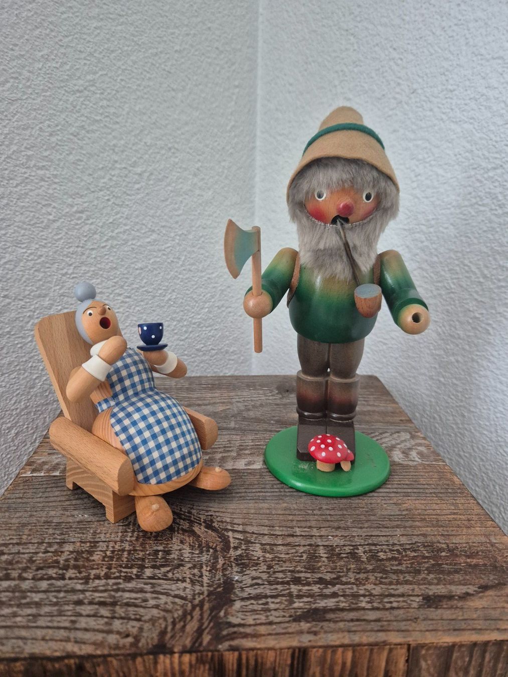 Statuette: 2 original Räuchermännchen / Räucherfrau – Usato da Berg SG venduto da Bolle01