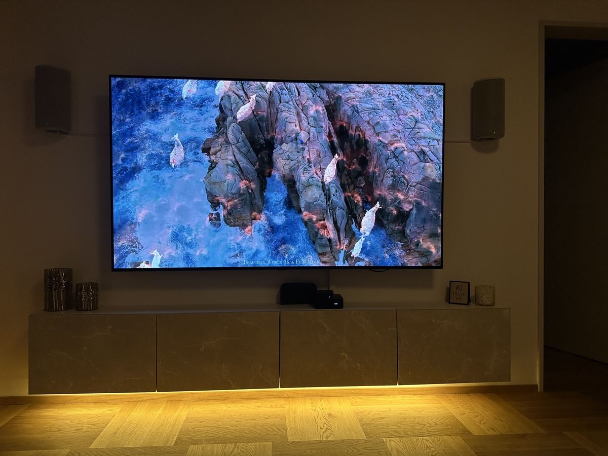 LG Televisori: LG OLED77C8LLA 77", OLED, 4K – Usato da Biel/Bienne venduto da Blueflug 3