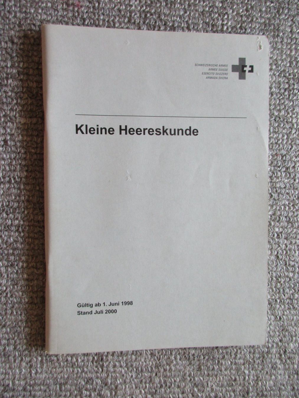 Libri: Reglement der Schweizer Armee "Kleine Heereskunde" Juli 2000 – Usato da Schafisheim venduto da reno007 1