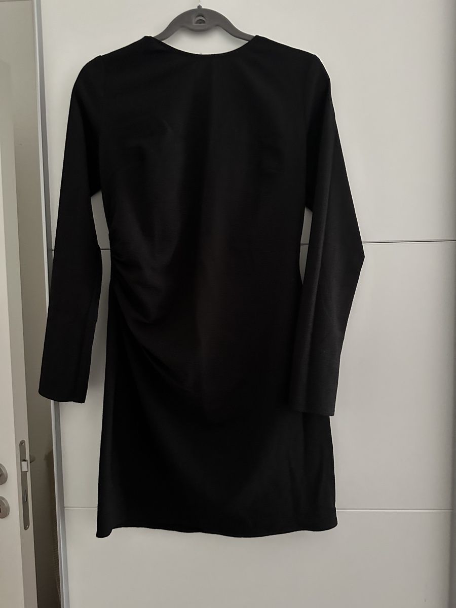 H&M Vestiti: Schwarzes Kleid – Nuovo (secondo la descrizione) da Muri AG venduto da gor_r6j8