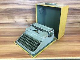 Antike Hermes 2000 Schreibmaschine mit Koffer