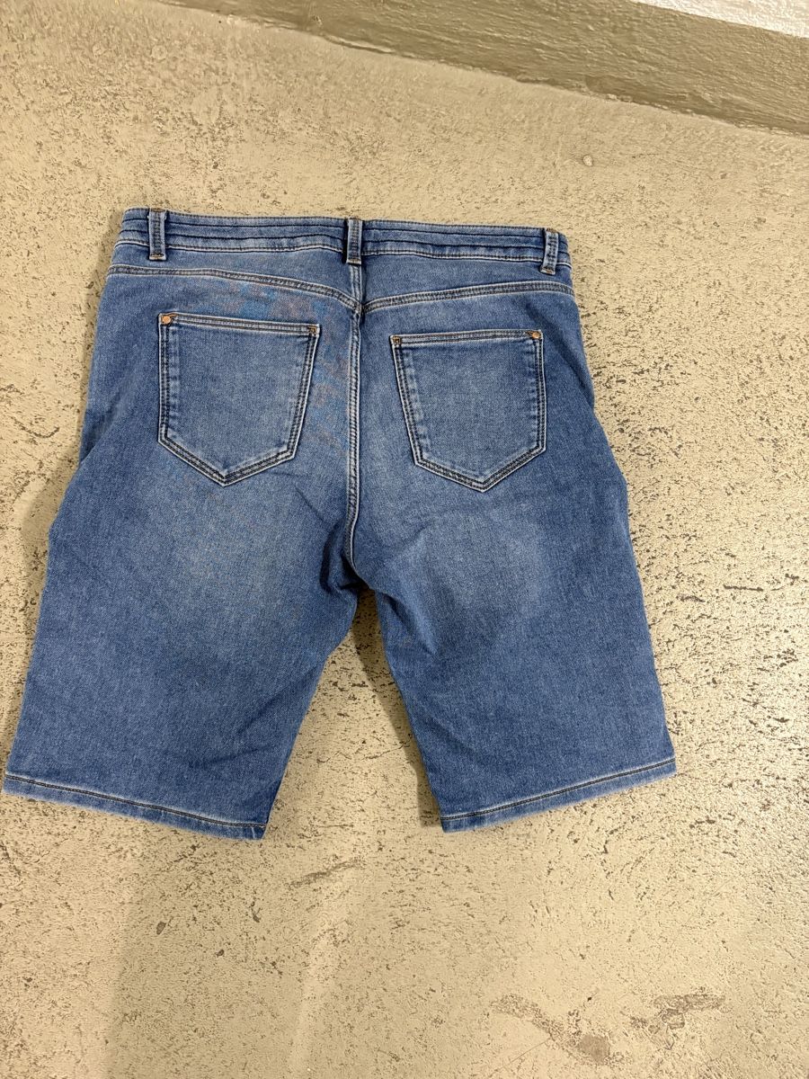 C&A Pantaloni: Damen Short,Gr.40;C&A – Usato da Winterthur venduto da Nena222 1