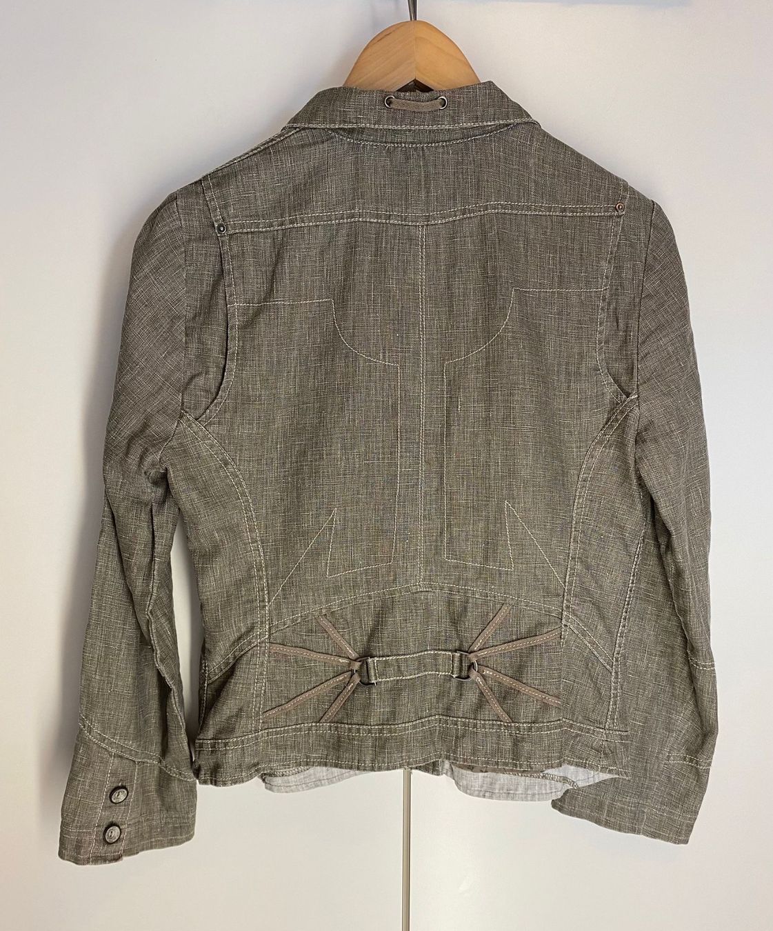 Nile Jacken: Nile Damenjacke Gr. S - 100% Leinen – Gebraucht aus Frauenfeld von LIL_NA 7