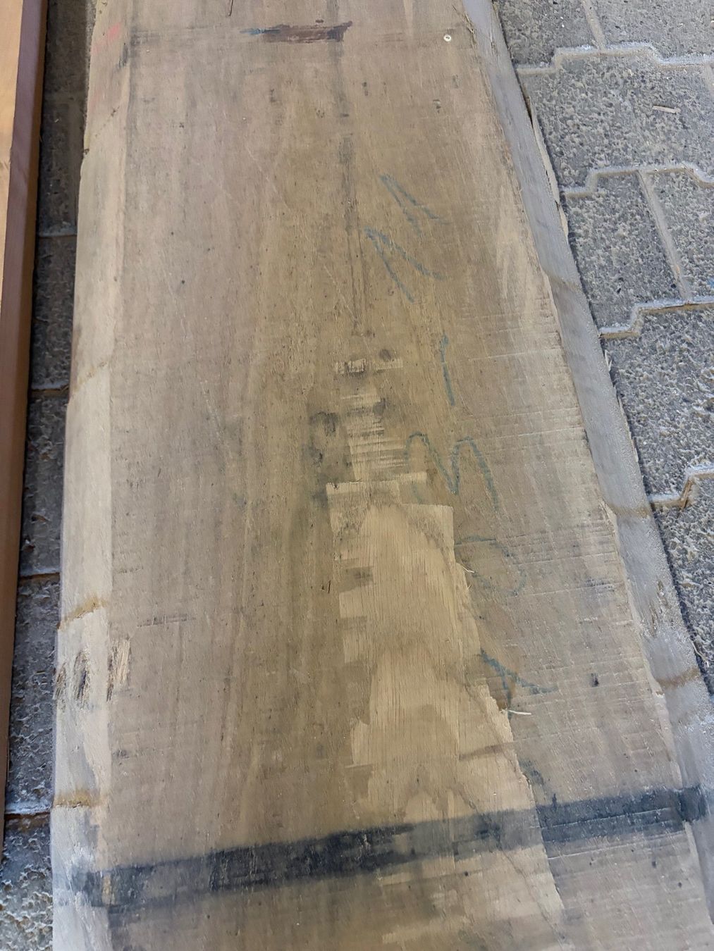 Articoli in legno: Diverses Restbestand Laubhölzer – Usato da Rothrist venduto da SchHunWerGmbH 3