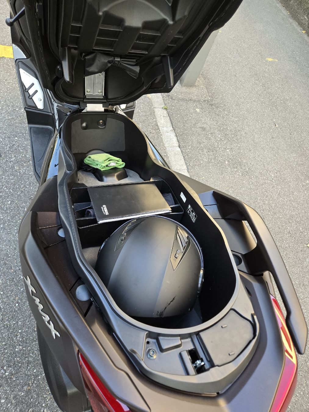 Yamaha Scooters: Yamaha Xmax Techmax 300 – Neu (gemäss Beschreibung) aus Dietikon von glu_7dtl 7