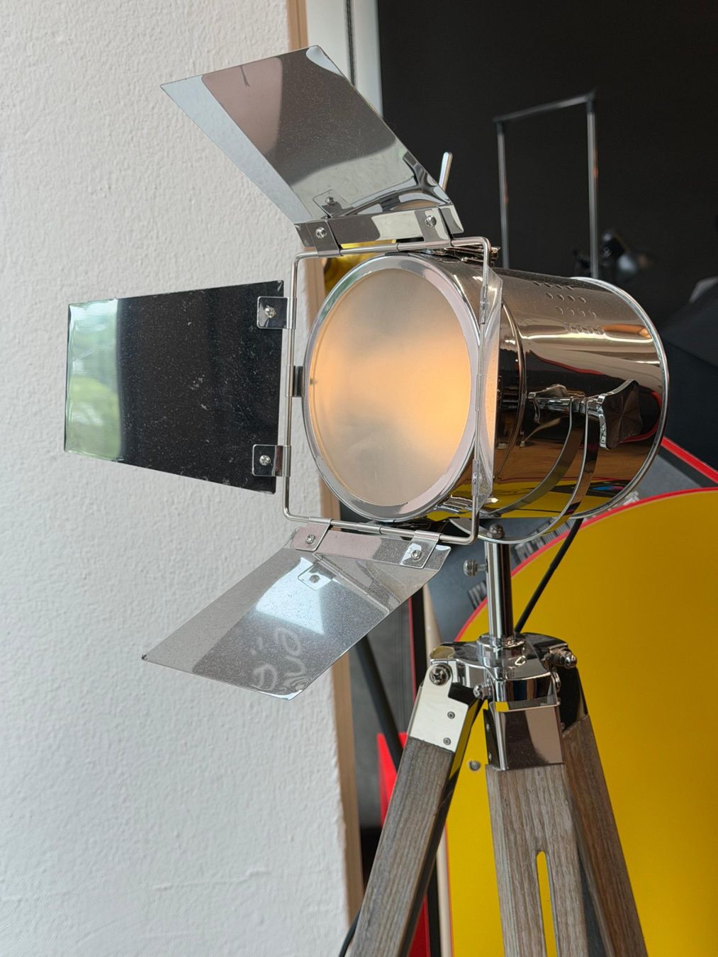 Lampade: Designer-Stehlampe im Filmstudio-Look – Usato da Olten venduto da antonio.troia