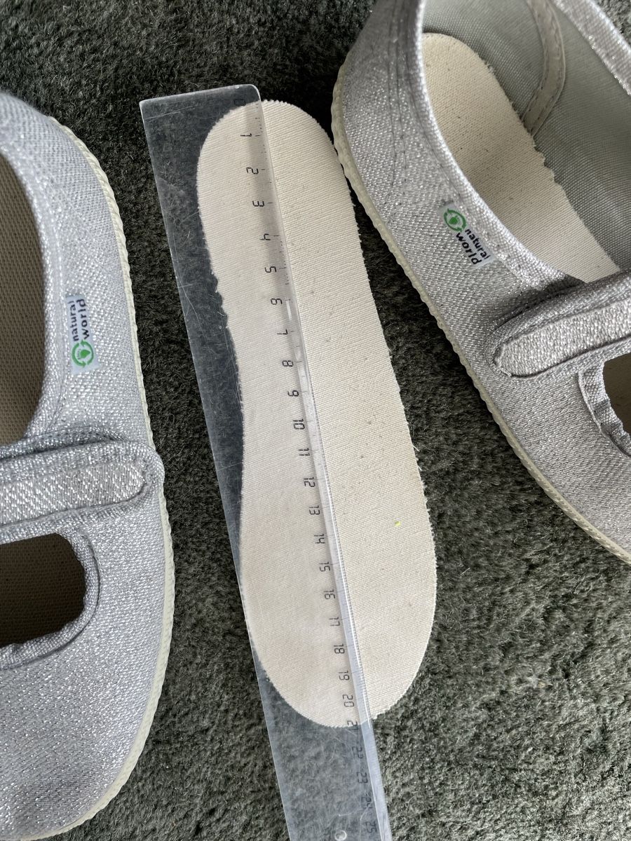 Scarpe per ragazze: Silberballerinas Gr. 33 – Usato da Ipsach venduto da Rena-b 2