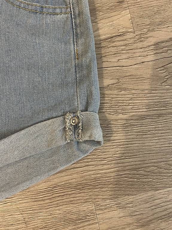 Jeans: Kurze Jeanshose – Usato da Schwerzenbach venduto da nic_zt5r 3