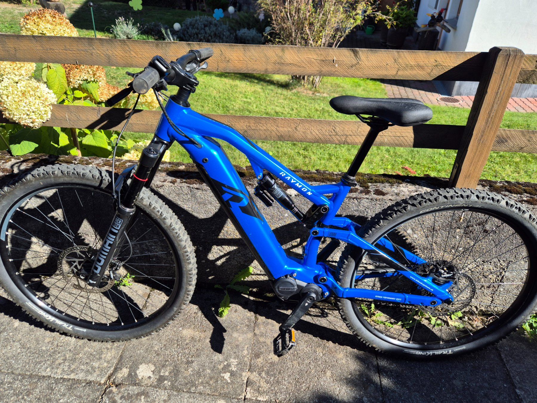 Biciclette: Raymon E-Mountainbike - Blau – Usato da Grüsch venduto da Garschina