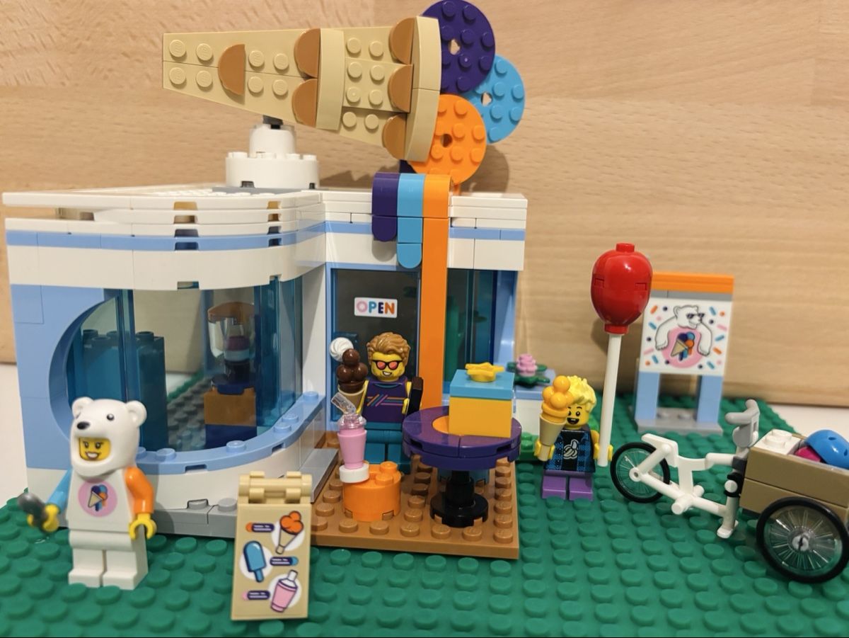 Lego Jouets: LEGO Eisdiele 60363 – D'occasion à Ganterschwil par Swisscamelot