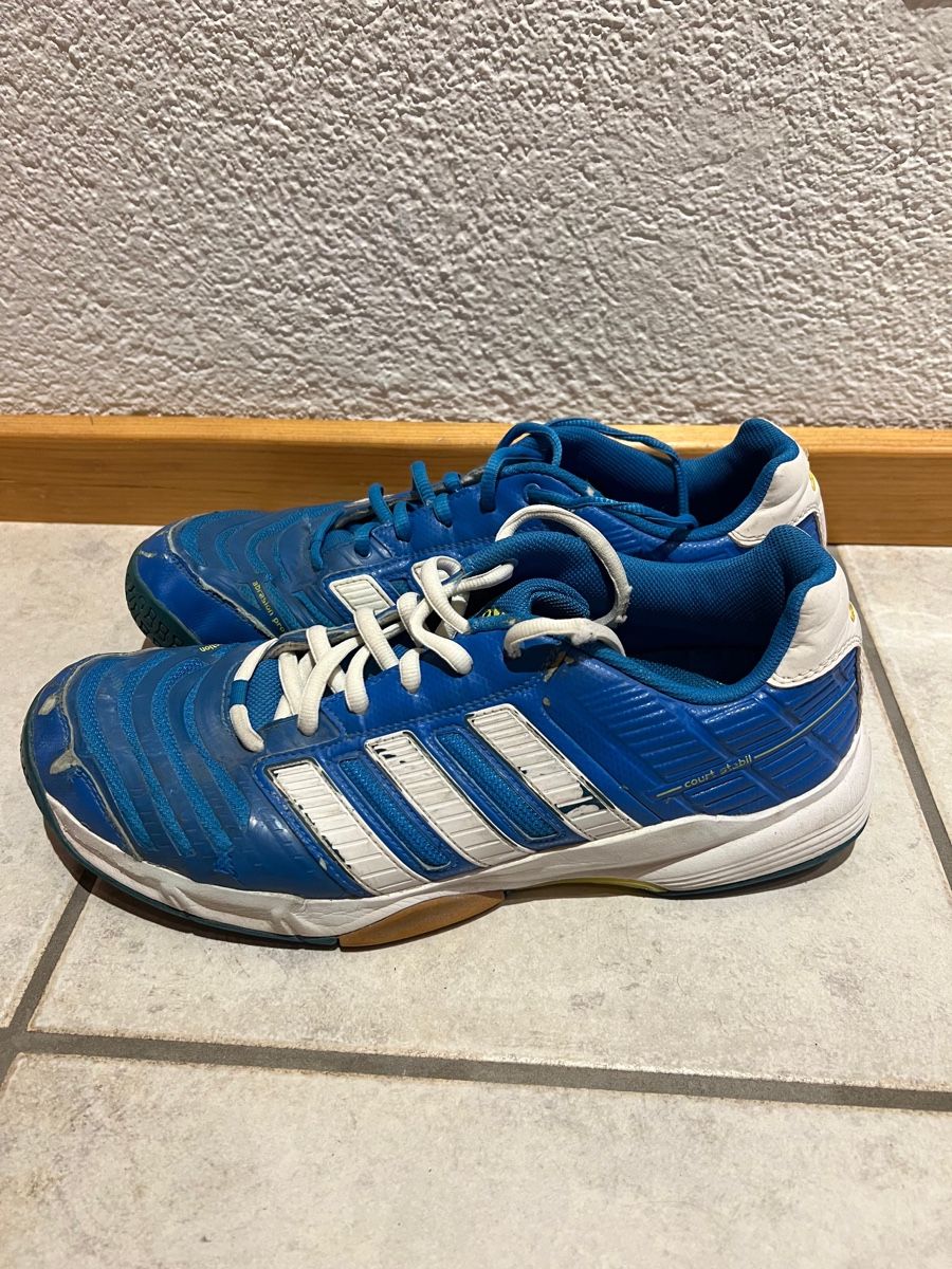 Adidas Scarpe da uomo: Adidas Hallenschuhe Gr. 44 2/3 - Gratisversand – Usato da Frutigen venduto da lurit 1