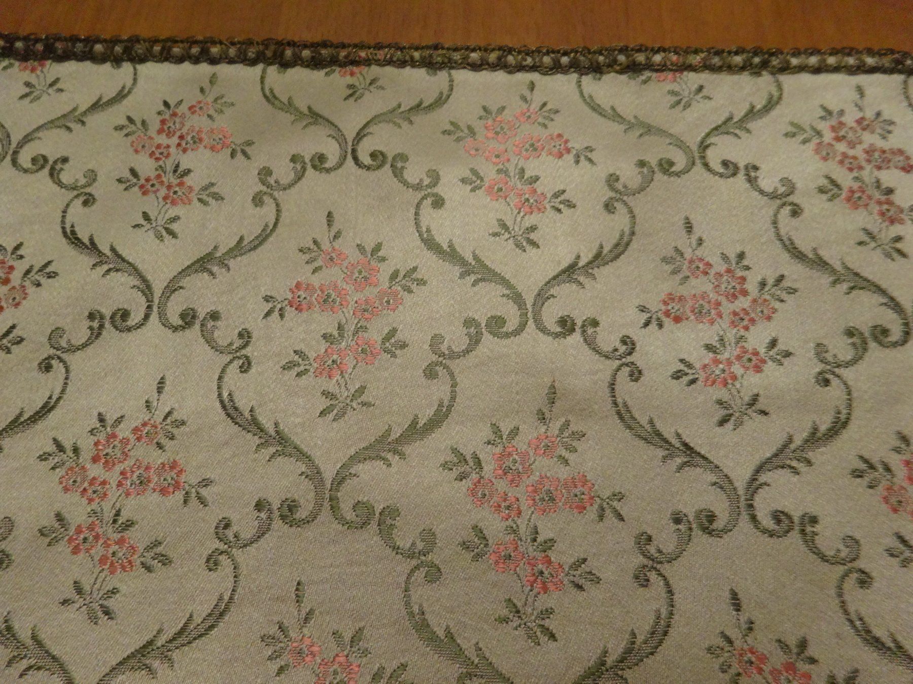 Toutes les décorations: Chemin de table - pièce unique – Neuf avec emballage d'origine à Biel/Bienne par milamila02