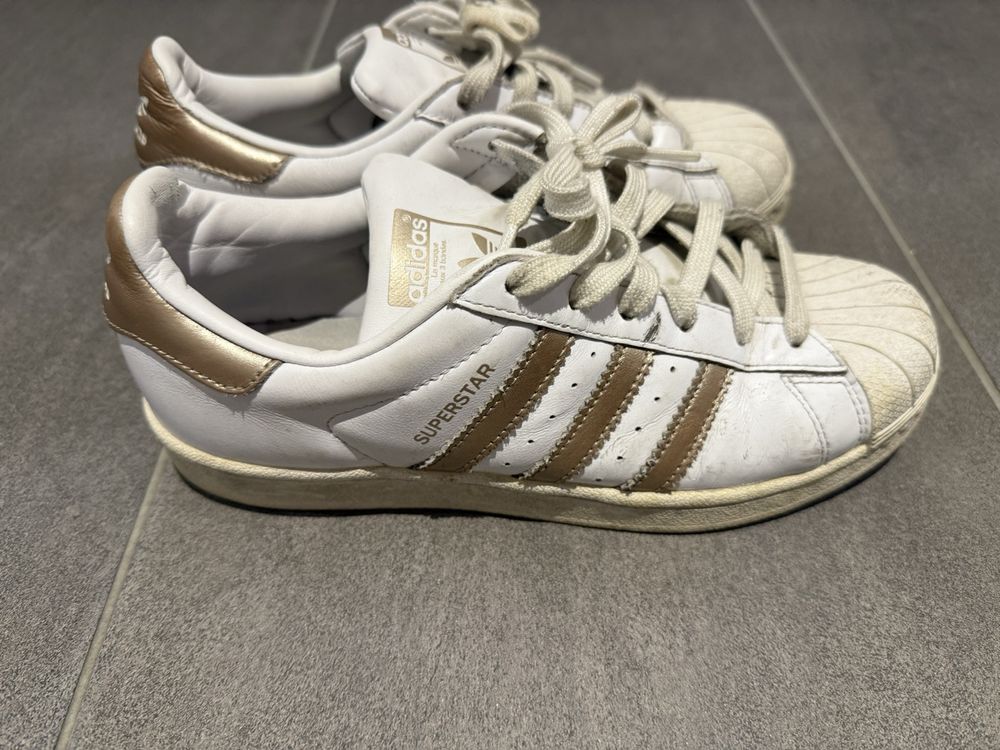Adidas Scarpe da donna: Adidas Superstar Grösse 38.5 – Usato da Oberkirch venduto da Voenni74