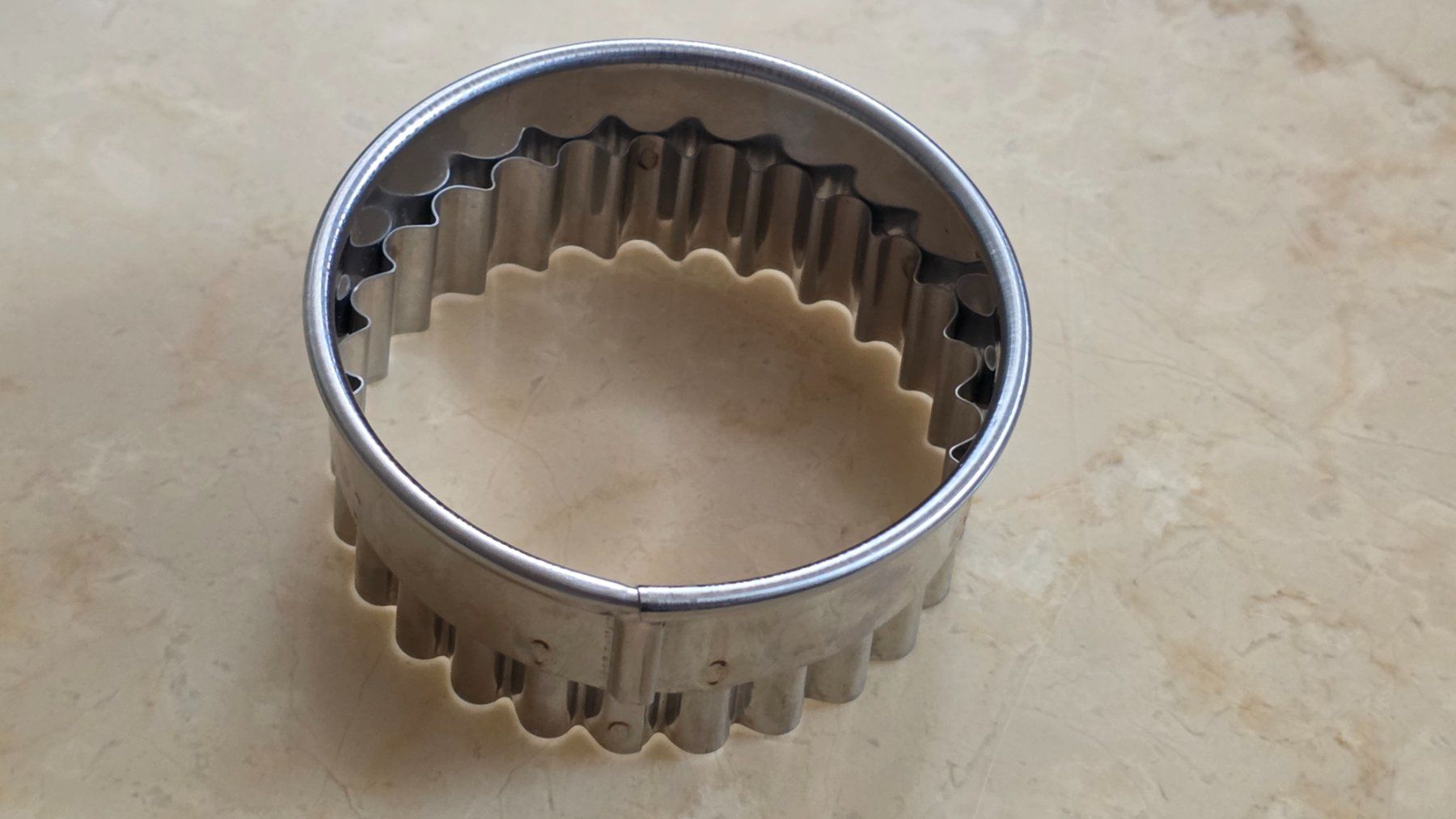 Teglie da forno: 2 neue Anis Modelformen Engel + Ammonit + Ausstecher, 6.5cm – Nuovo (secondo la descrizione) da Feusisberg venduto da ajjcrf44 1