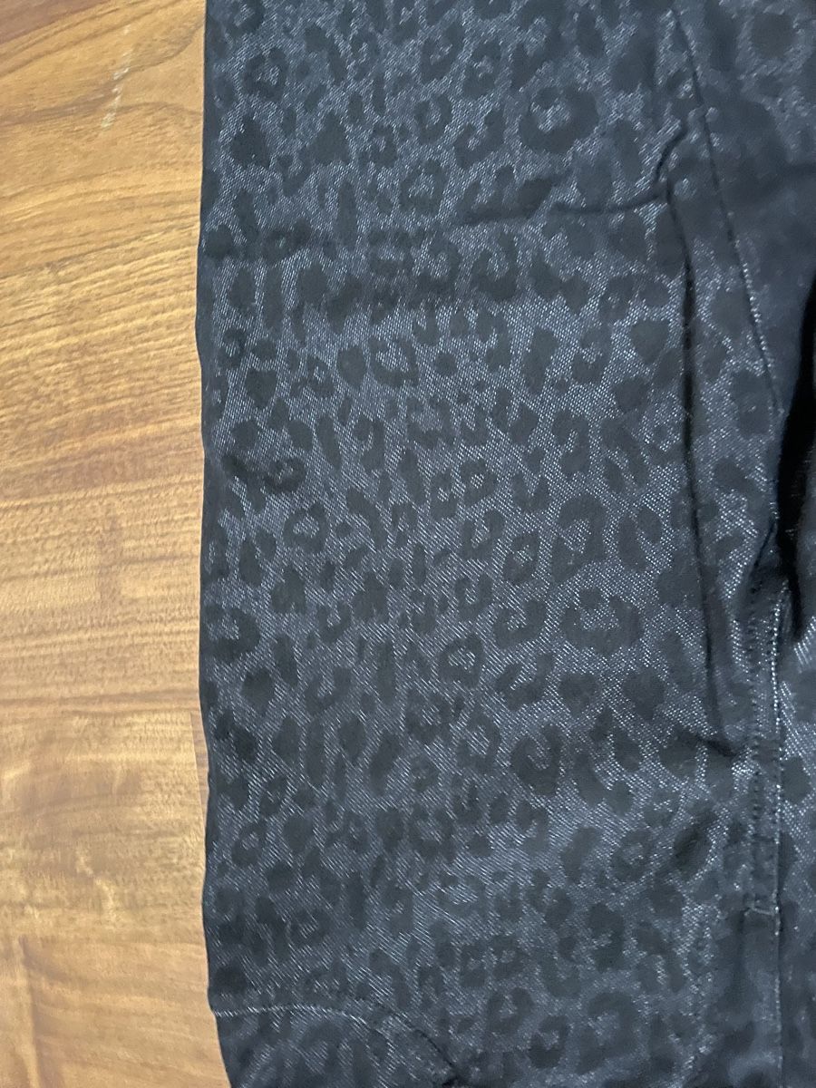 Leggings: Stretch-Jeanshose, Leopardenmuster Gr. 40 – Usato da Fehraltorf venduto da Nadja0205 1