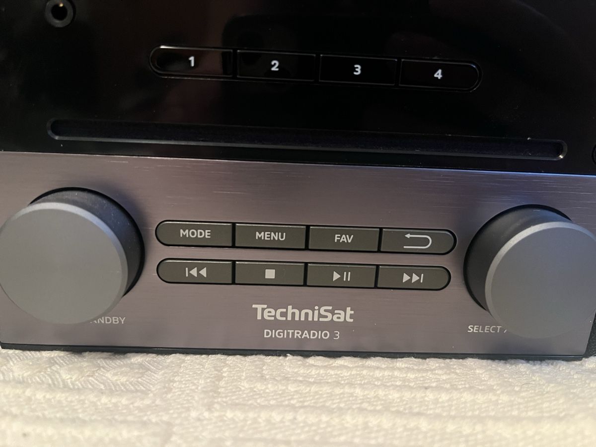 Technisat Radios: TechniSat DigitRadio 3, DAB+, CD, Bluetooth – Neu (gemäss Beschreibung) aus Hedingen von red_bird 1