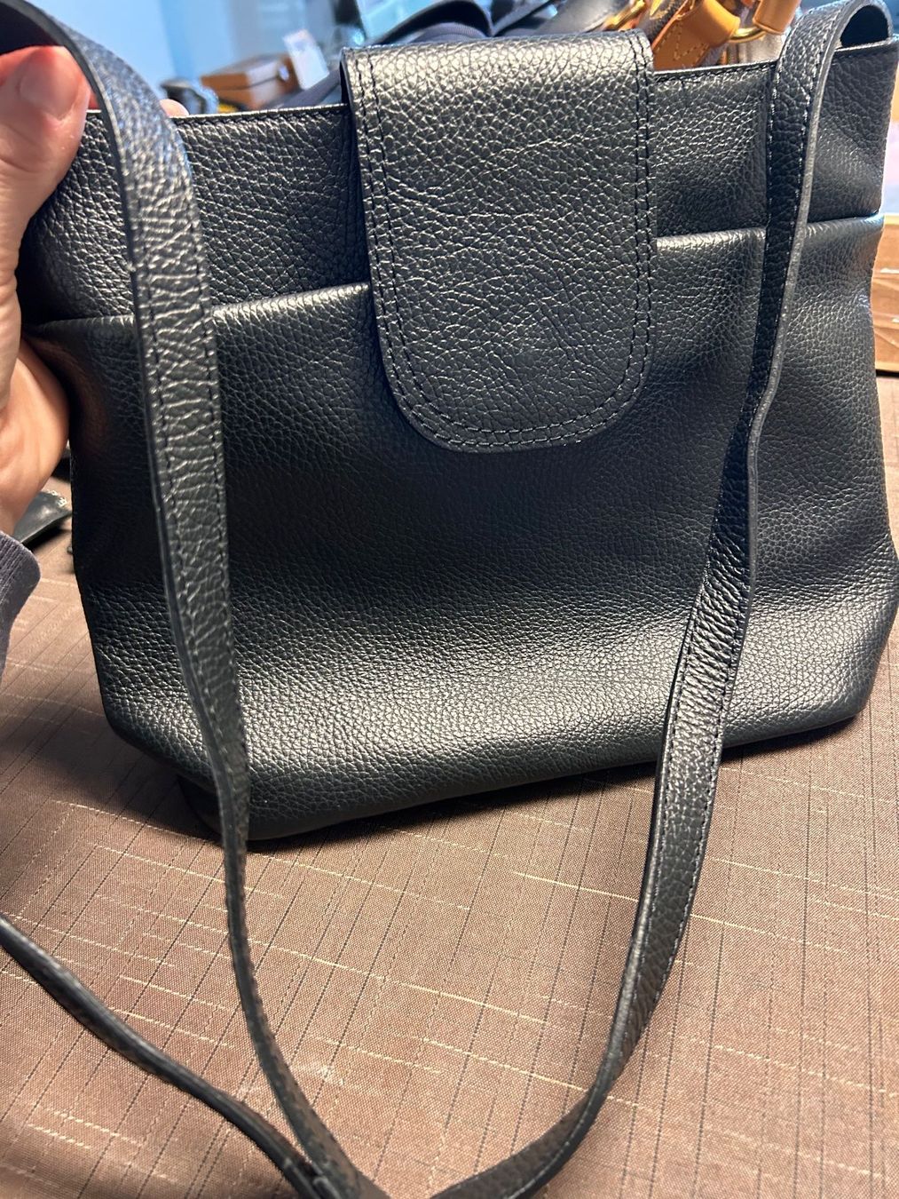 Taschen für Damen: Umhängetasche in schwarzem Leder – Gebraucht aus Trin von kreadiva