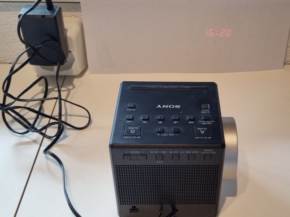 Radiowecker Sony Model No. ICFC1PJ Kaufen auf Ricardo
