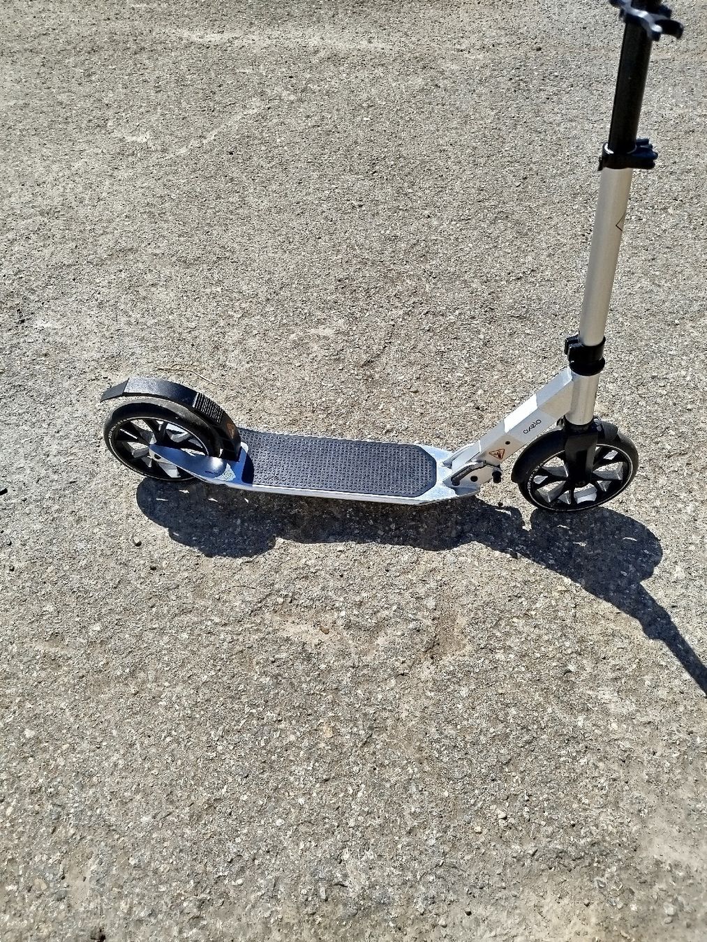 Kickboard: Oxelo Scooter Silver 200mm Wheel Good Condition – Nuovo (secondo la descrizione) da Buchillon venduto da wil_9nc8 2