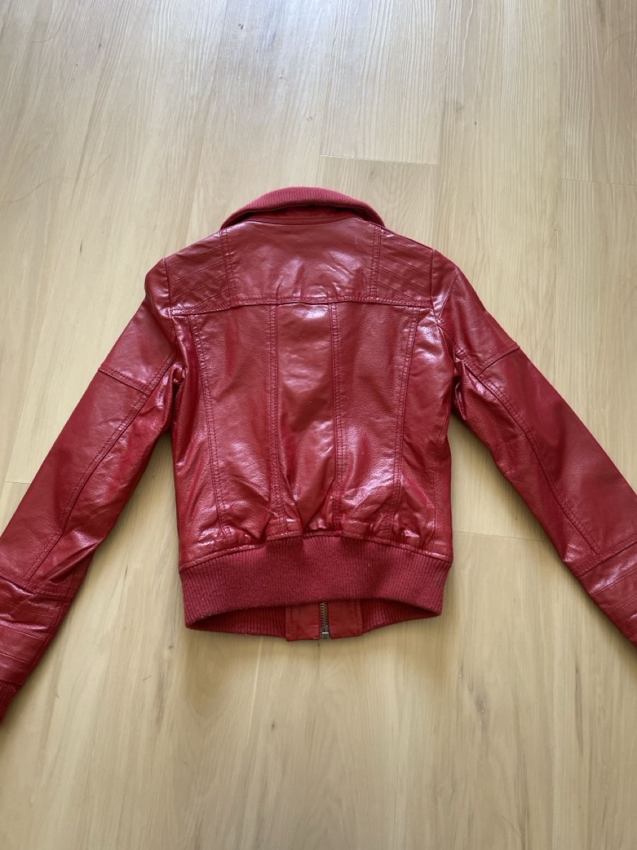 Jacken: Veste en cuir rouge  – Gebraucht aus Prilly von ngu_ccj2 1